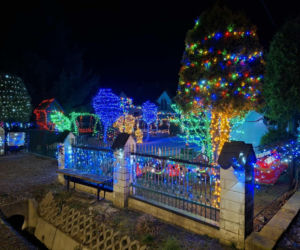 Magia Świąt w Świętokrzyskiem. Gdzie szukać najpiękniej oświetlonych domów? Rzepin i Pawłów skradły show!