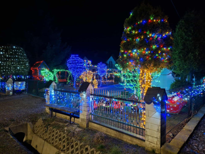 Magia Świąt w Świętokrzyskiem. Gdzie szukać najpiękniej oświetlonych domów? Rzepin i Pawłów skradły show!