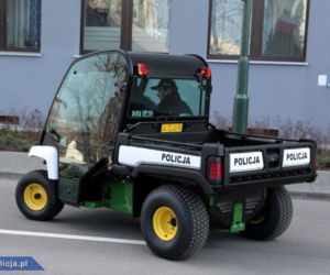 John Deere Gator TE - radiowóz policji