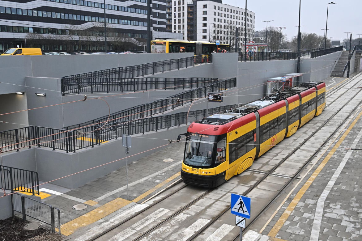 Tramwaj wozi już na Wolę. Torowisko na Kasprzaka otwarte