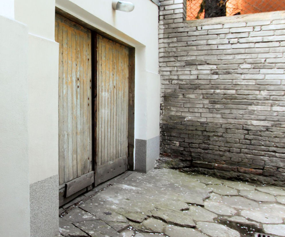 Wymiana starej bramy garażowej