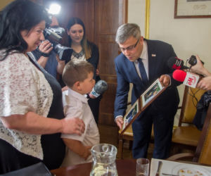 Maciuś Gacek, bohater małoletni...