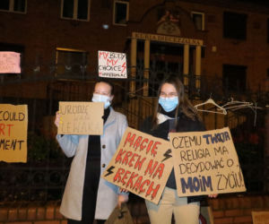 Kalisz: manifestacja na głównych ulicach miasta i pod kurią