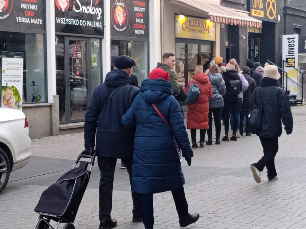 Kolejki za pączkami w Poznaniu
