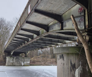 Tak teraz wygląda dawny most kolejowy na Czyżkówku. Kiedyś jeździły tędy pociągi