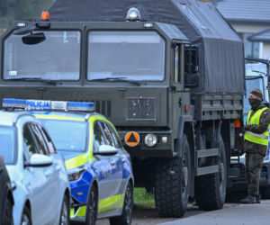 Służby przeszukują teren w okolicy Zalewu Zemborzyckiego