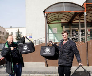 Restauratorzy z Torunia ruszyli z pomocą dla medyków. Piękna akcja #gastropomaga 