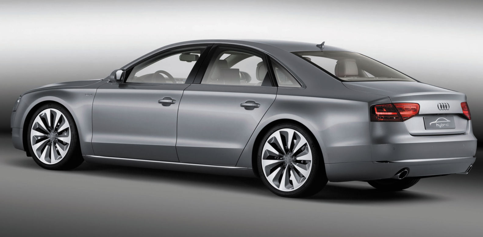 Hybrydowe Audi A8