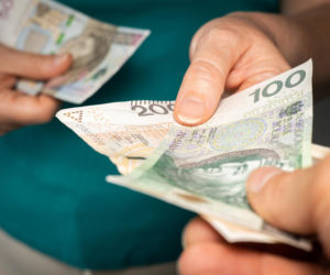 95 zł na dziecko? Tylko jeśli spełniasz dwa kryteria – wielu o tym zapomina