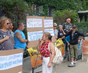 Protest mieszkańców kamienicy przy ul. Środkowej 11