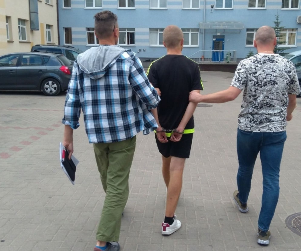 Pobili człowieka, bo zrobił im zdjęcie. Pili alkohol we wraku samochodu