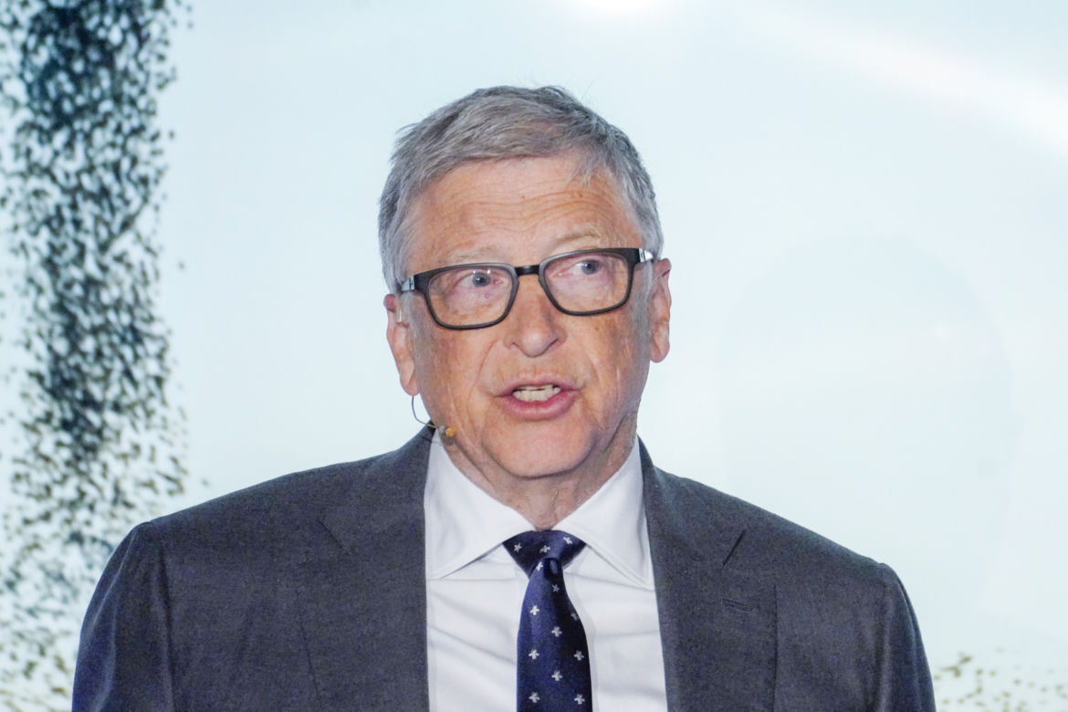  Bill Gates szantażowany przez pedofila?! "Romans z młodą Rosjanką"