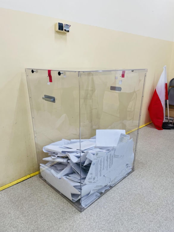 Wybory 2023. Sprawdź, ile osób pojawiło się w łódzkich lokalach wyborczych
