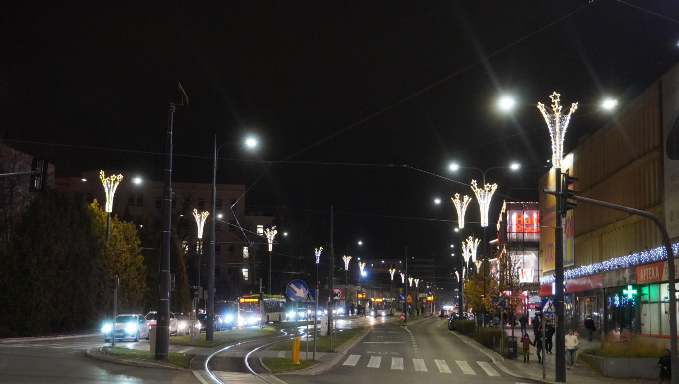 Olsztyn rozświetliły świąteczne iluminacje. Stare Miasto i centrum zachwycają!