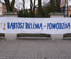 VI LO murem za Bartoszem Bielenią