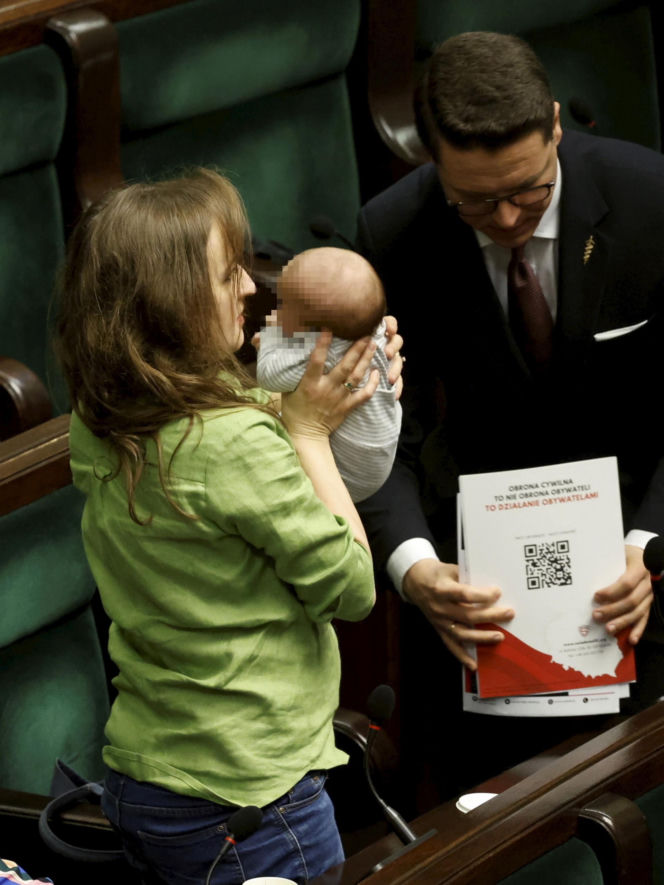 Bosakowie przyszli do Sejmu ze Stefankiem