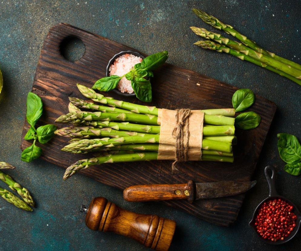 5 błędów przy gotowaniu szparagów – przez nie tracą smak i robią się włókniste