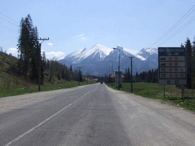 To jedna z najpiękniejszych wsi na Podhalu. Według legendy jej pierwszym sołtysem był słynny zbójnik