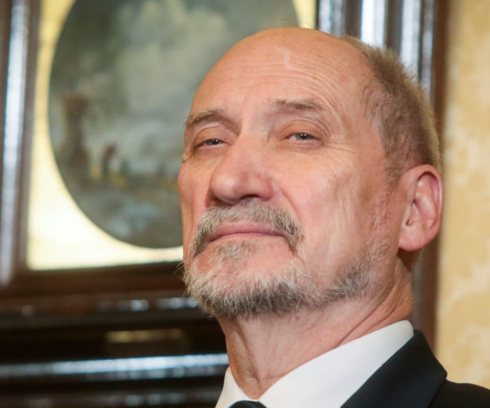 Macierewicz uderza po eksplozji na torach. „Na czyje zlecenie Polskę niszczycie?”