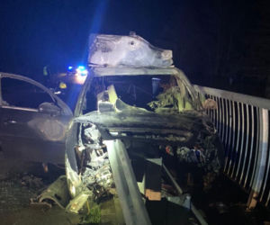 Grądzkie. Bariery przebiły opla na wylot! 30-latek ZGINĄŁ w PŁOMIENIACH [ZDJĘCIA]