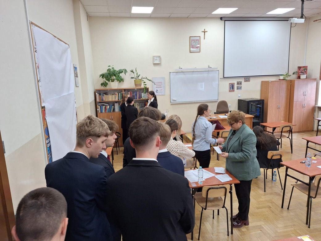 Maturzyści z Rzeszowa rozpoczęli egzaminy 
