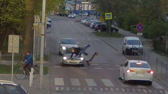 Łuków: Nastolatki jadące hulajnogą elektryczną uderzyły w samochód