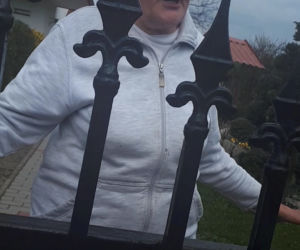 Robert Biedroń znęcał się nad mamą?