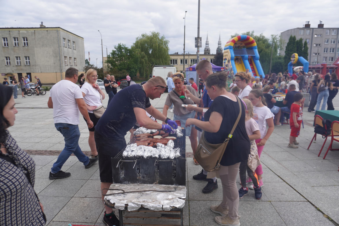 Piknik mieszkańców z karatekami w Skarżysku-Kamiennej