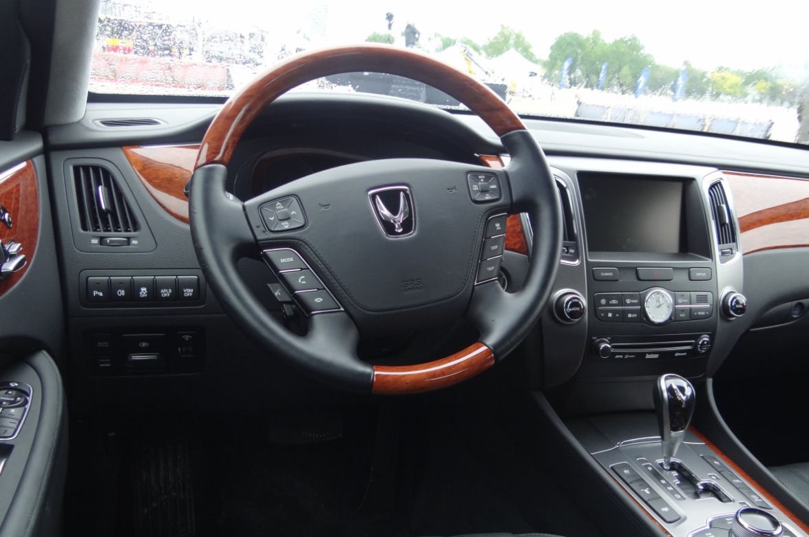 Hyundai Equus