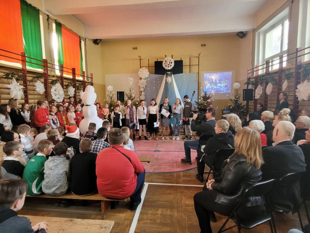 Koncert świąteczny w Szkole Podstawowej nr 13 