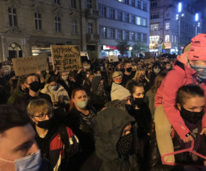 Protest kobiet w Katowicach. Tłumy strajkują przeciwko zakazowi aborcji