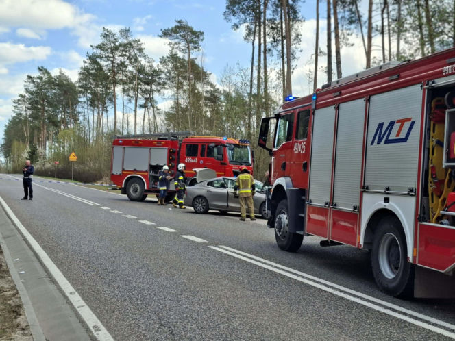 Tragedia na DK 42 Starachowice - Rudnik.  W wypadku zginął motocyklista