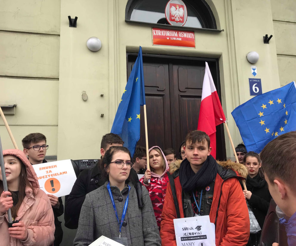 „Kuratorium do roboty”, „Zalewska, nie zdałaś”. Strajk uczniów w Lublinie