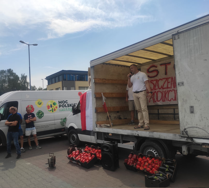Protest producentów papryki w Radomiu