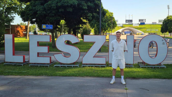 Niewiele z niej zostało. Na S5 koło Nietążkowa spłonęła osobówka