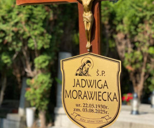 Grób matki Mateusza Morawieckiego rok po jej śmierci