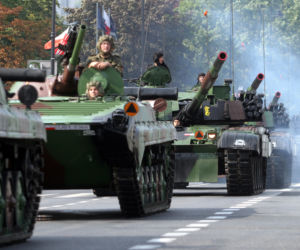 Defilada wojsk w Warszawie