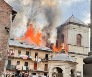 Zmasowany atak na Lwów. Rosyjskie drony uderzyły w ścisłe centrum miasta