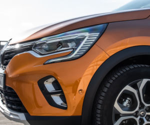 Peugeot 2008 GT Line vs Renault Captur Intens