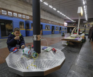 Od początku wojny żyją w metrze. To ich nowy dom i schron przed bombami 
