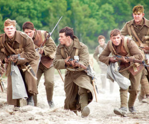 Dzwony wojny. Michael (Jack Lowden), Thomas (Paddy Gibson)