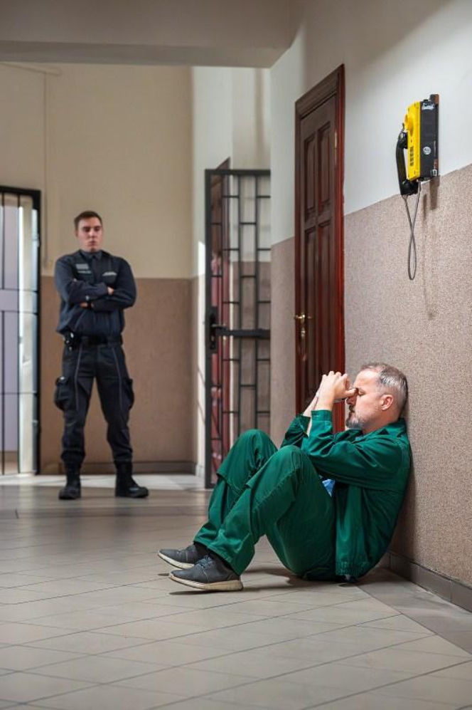 "Pierwsza miłość": Bartek dowiaduje się, że Emilka została porwana. Prosi Ilonę, by pomogła mu uciec z więzienia...