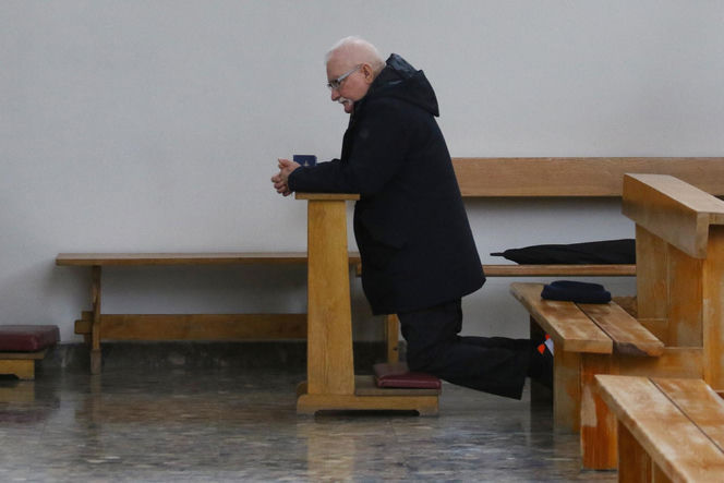 Lech Wałęsa bez temblaka