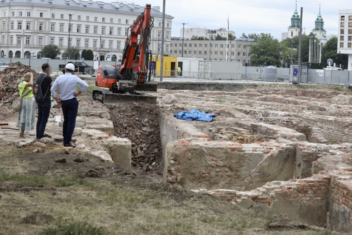 Niezwykłe znaleziska pod Pałacem Saskim. To znaleźli archeolodzy