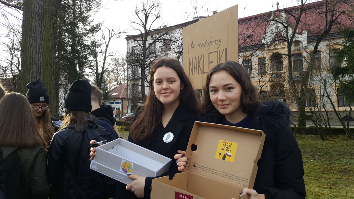 Nowy Sącz: Młodzi mają DOŚĆ i wyszli na ulice. Skierowali żądania do polityków