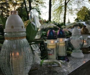 Tarnów. Ostatnie pożegnanie Karoliny Bojarskiej. Grobowiec utonął w kwiatach 