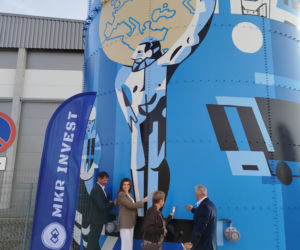 Powiat siedlecki: Nowy mural z wizerunkiem Atlasa „Jacka” powstał na zbiorniku przeciwpożarowym w Borkach Wyrkach przy trasie A2. Farba ma właściwości ekologiczne i oczyszcza powietrze