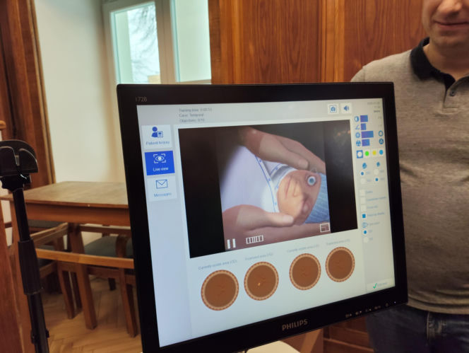 Zanim zbadają wcześniaki, będą mogli nauczyć się tego na symulatorze. Nowy sprzęt od WOŚP