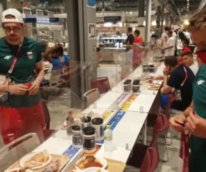 Stołówka w wiosce Olimpijskiej w Tokio