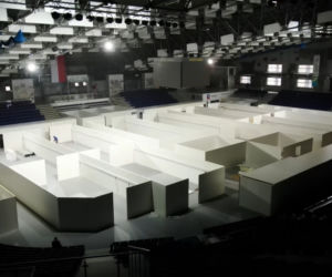Budowa szpitala tymczasowego w hali Netto Arena